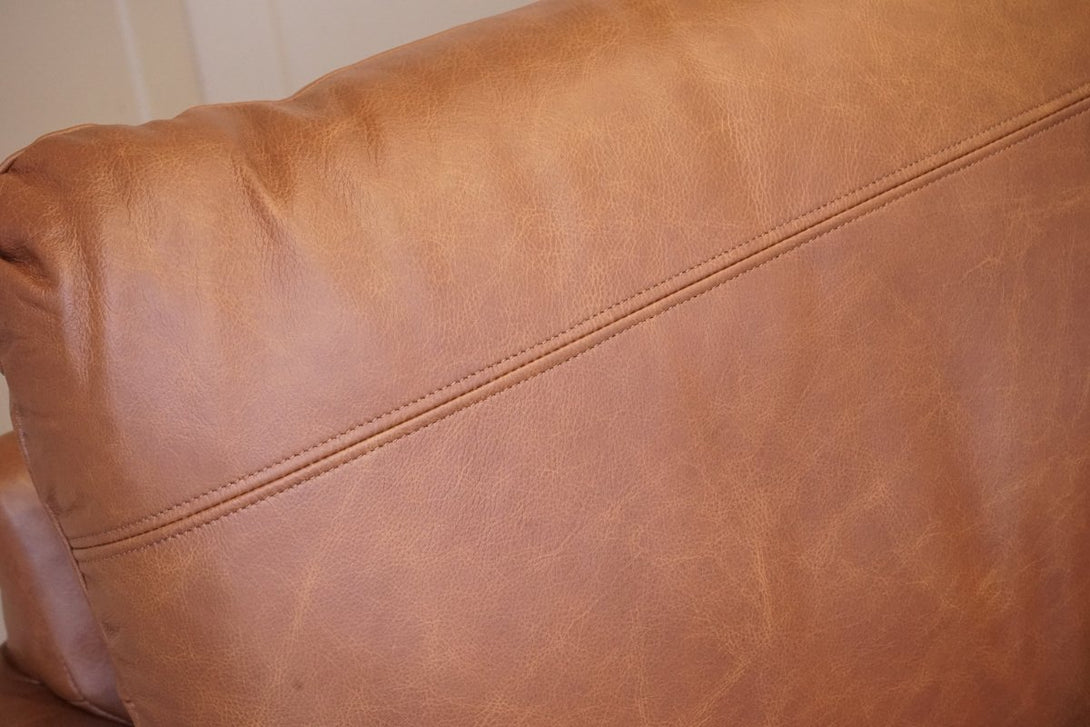 Bailey II Leather Snuggler, Vintage Toffee