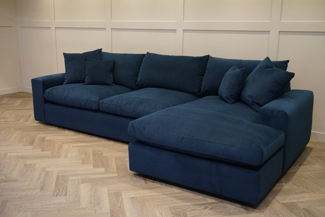 Longpoint – Penthouse RHF Corner Sofa, Velvet Indigo