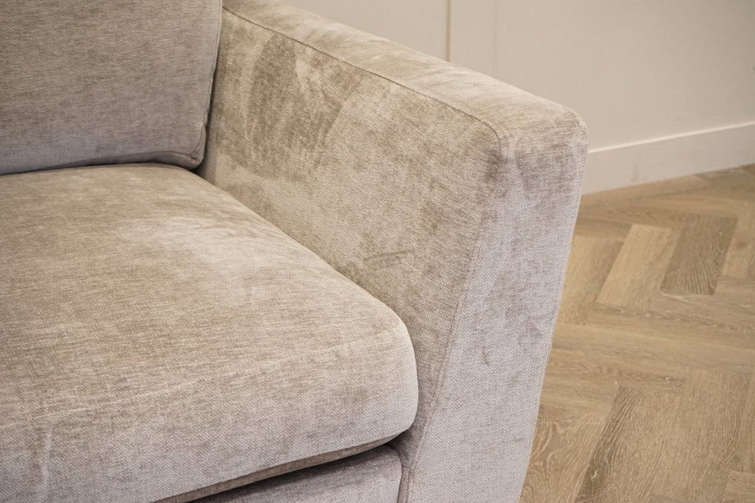 Metro Snuggler Chair, Derwent Truffle