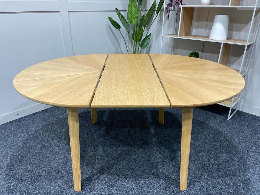 Notch Round 4-6 Seater Extending Dining Table, Oak