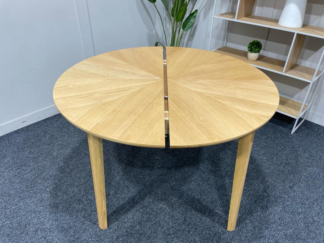 Notch Round 4-6 Seater Extending Dining Table, Oak
