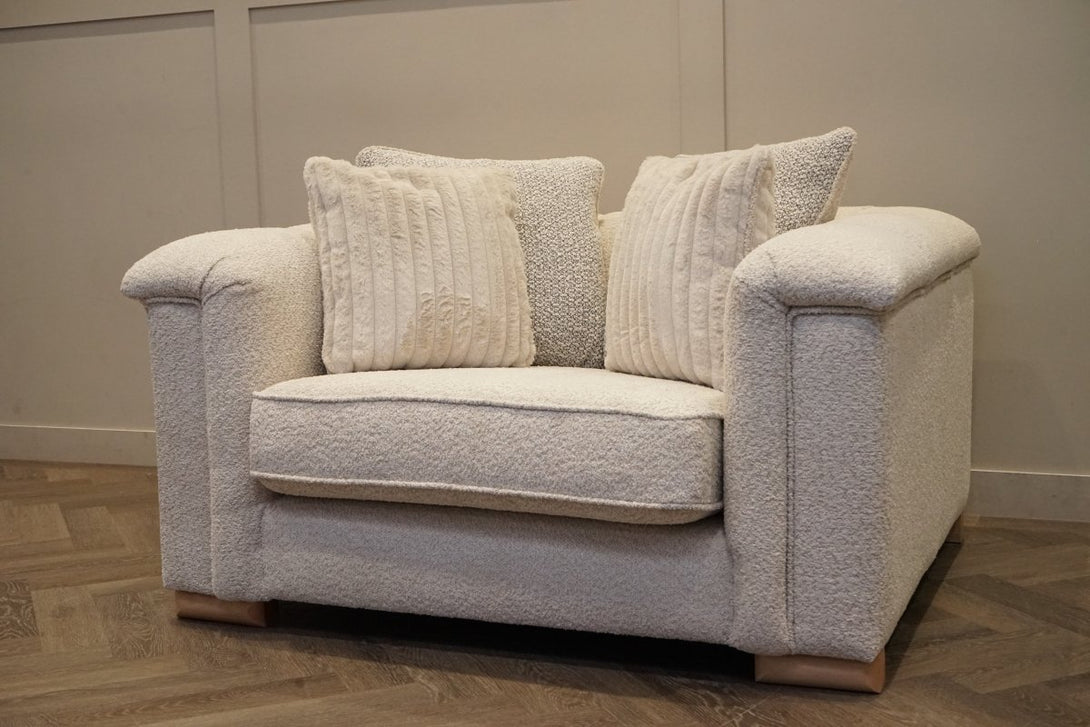 Regency Snuggle Chair, Soft Bouclé Natural
