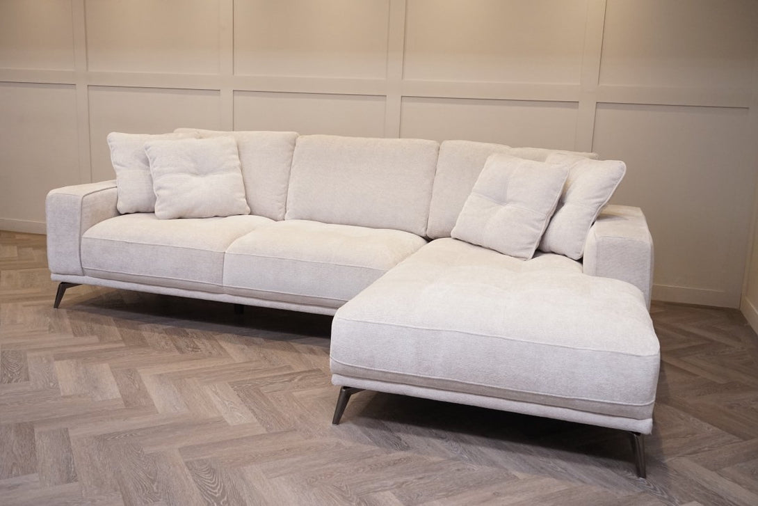 The Cloudstream RHF Corner Chaise, Cotton Cloud