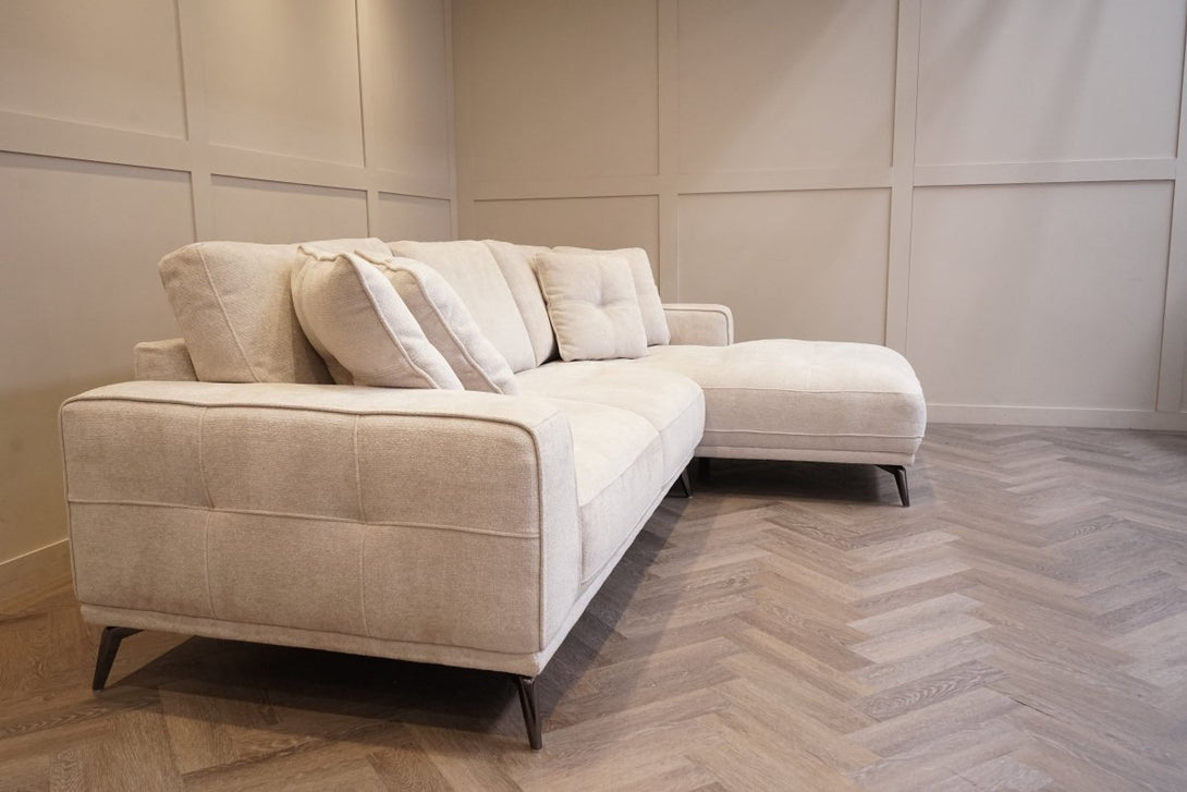 The Cloudstream RHF Corner Chaise, Cotton Cloud