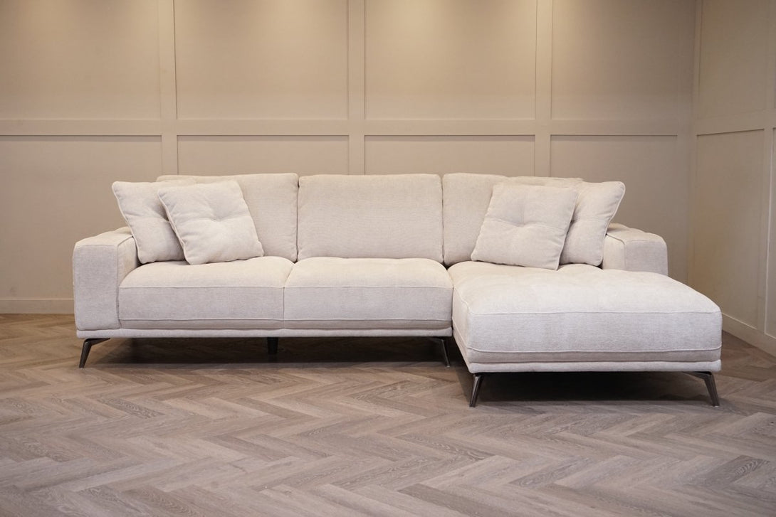 The Cloudstream RHF Corner Chaise, Cotton Cloud