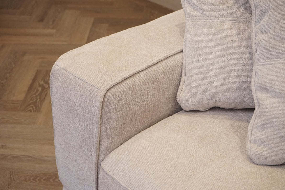 The Cloudstream RHF Corner Chaise, Cotton Cloud