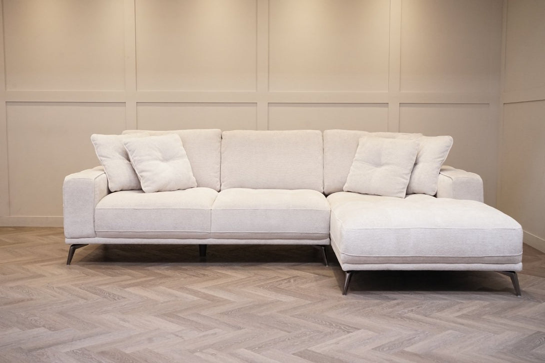 The Cloudstream RHF Corner Chaise, Cotton Cloud