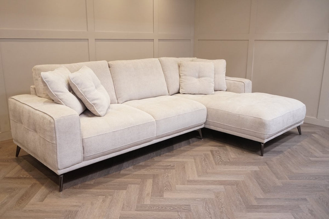The Cloudstream RHF Corner Chaise, Cotton Cloud