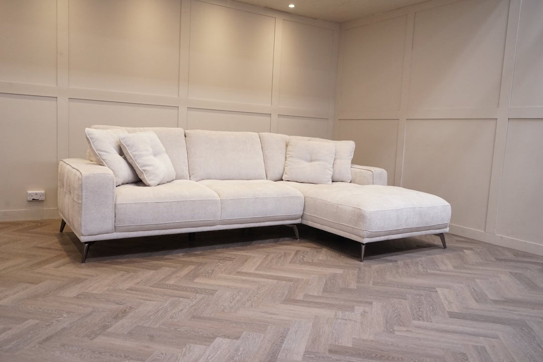The Cloudstream RHF Corner Chaise, Cotton Cloud