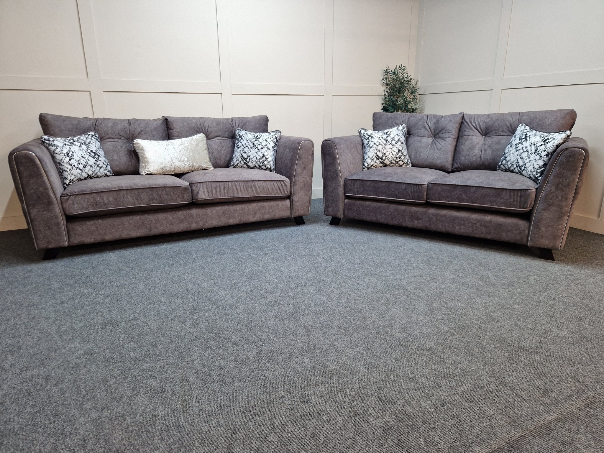 Sofa 2 and store 3 seater set